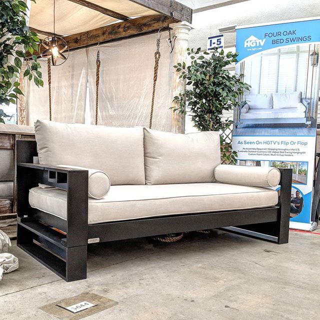 Not sure you want a swing or a stationary daybed? Get the option for both with our new swing stand! #fouroakbedswings