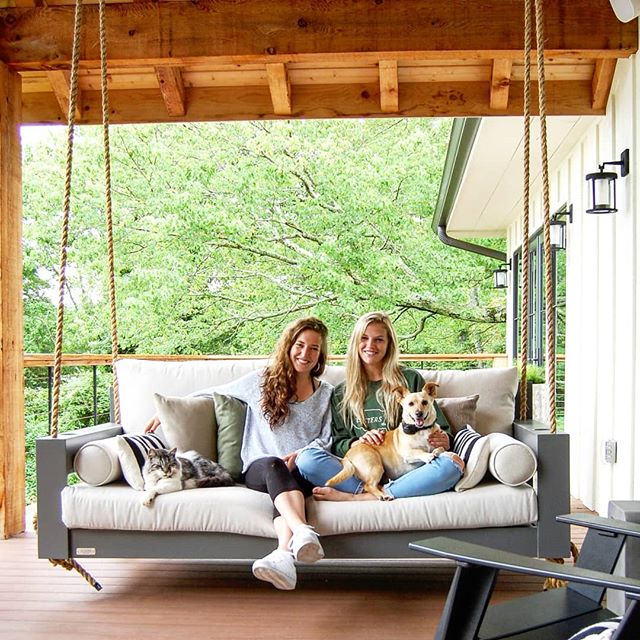 Love the pictures we get from customers that include the pets! #fouroakbedswings