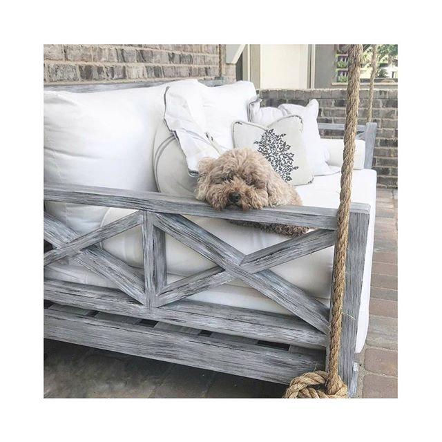 Best seat in the house! .
#fouroakbedswings