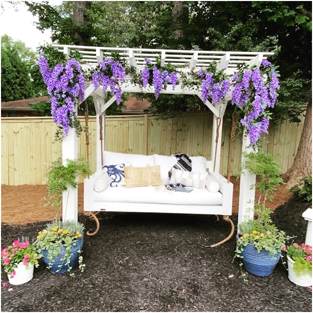 12 Creative Ways to Decorate Your Day Bed Swing