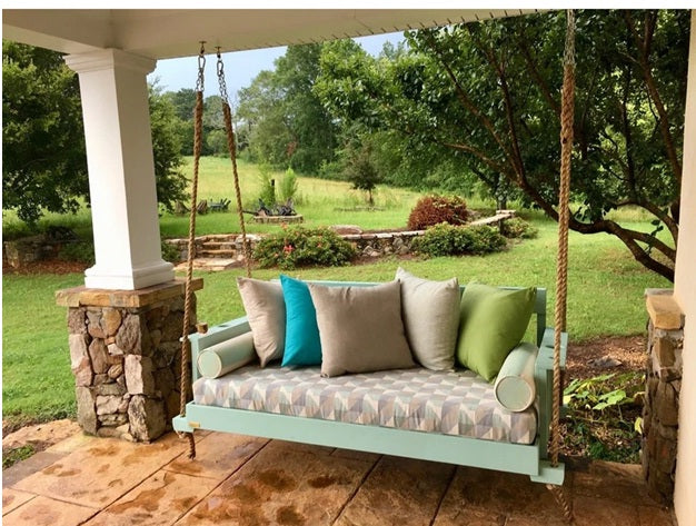 Completing Your Home’s Design Aesthetic with a Daybed Swing