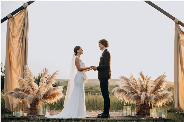 How to Incorporate A Porch Bed into Your Wedding Decor